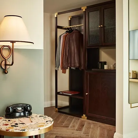 The Hoxton, Hotel 4*