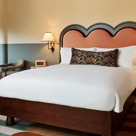 The Hoxton, מלון 4*