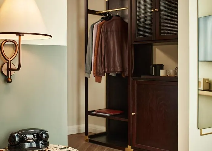 The Hoxton, Hotel 4*