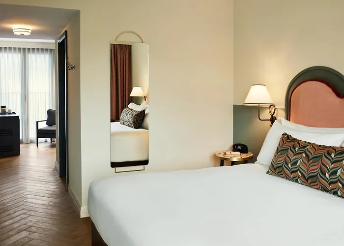 The Hoxton, Hotel